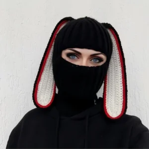 Cagoule lapin en tricot Noir, Blanc et Rouge