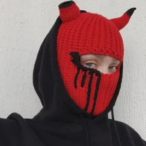 Cagoule Diable Rouge en tricot Sang Noir